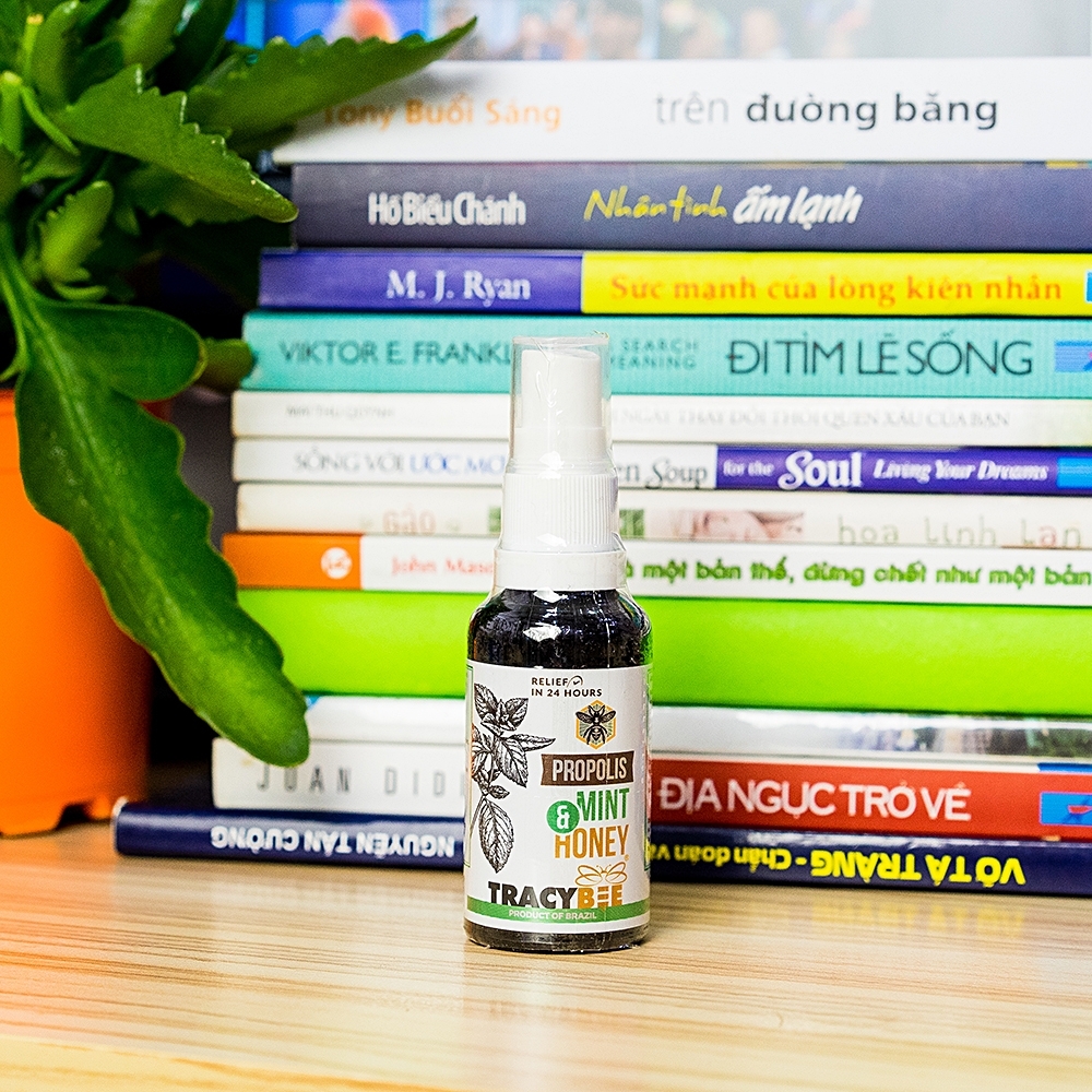 Hình ảnh Keo ong xanh Tracybee Propolis Mint & Honey vị bạc hà giúp giảm đau, viêm họng, ho do nhiễm khuẩn (30ml)