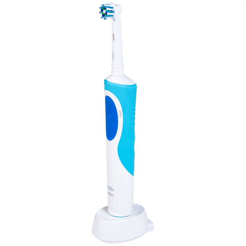 Hình ảnh Bàn chải đánh răng điện Oral-B Vitality Crossaction Blue làm sạch mảng bám trên răng