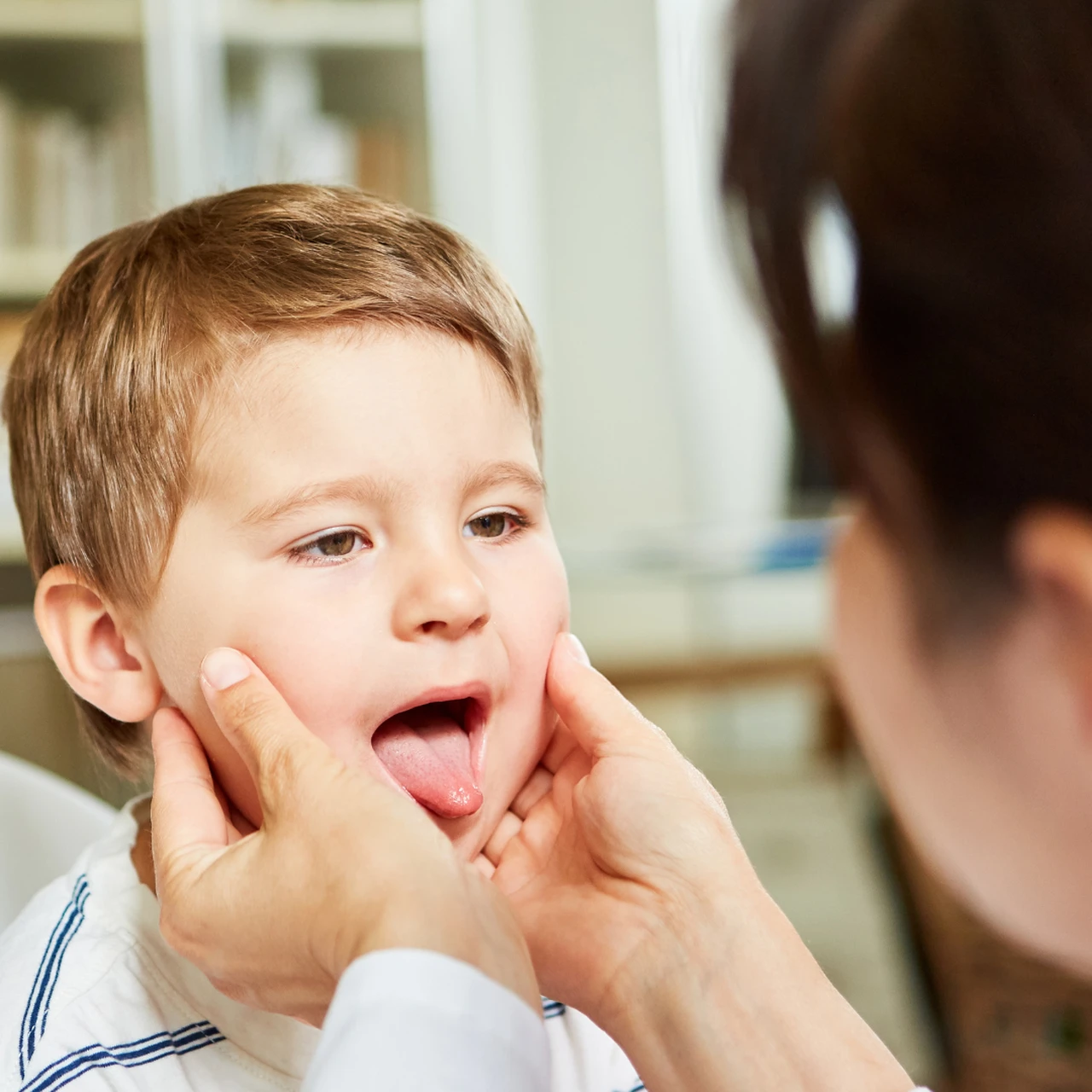 Viêm thanh quản cấp là gì? Những vấn đề cần biết về viêm thanh quản cấp 3