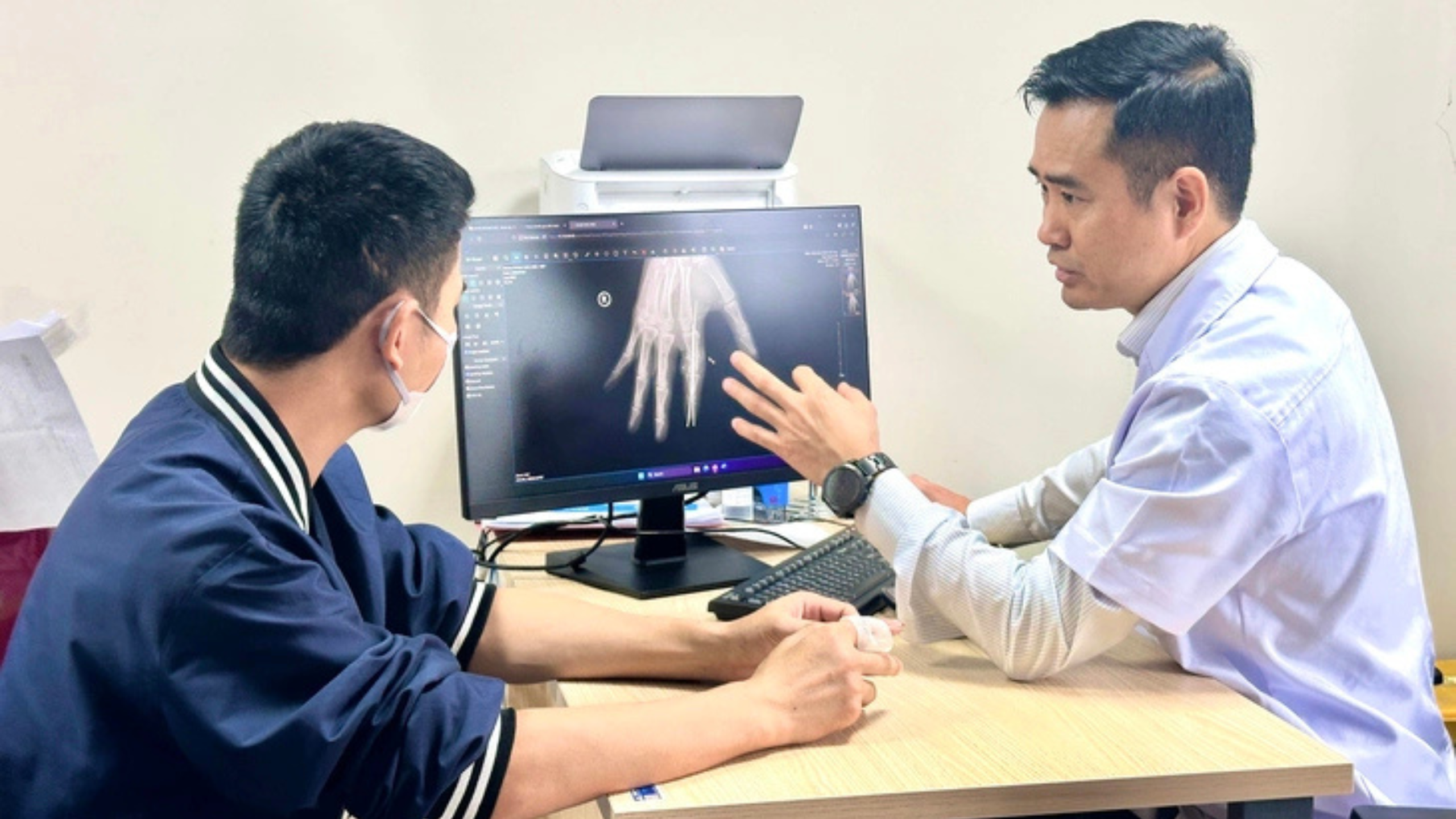 Hy hữu: Nối thành công ngón tay bị đứt rời sau 25 giờ thiếu máu