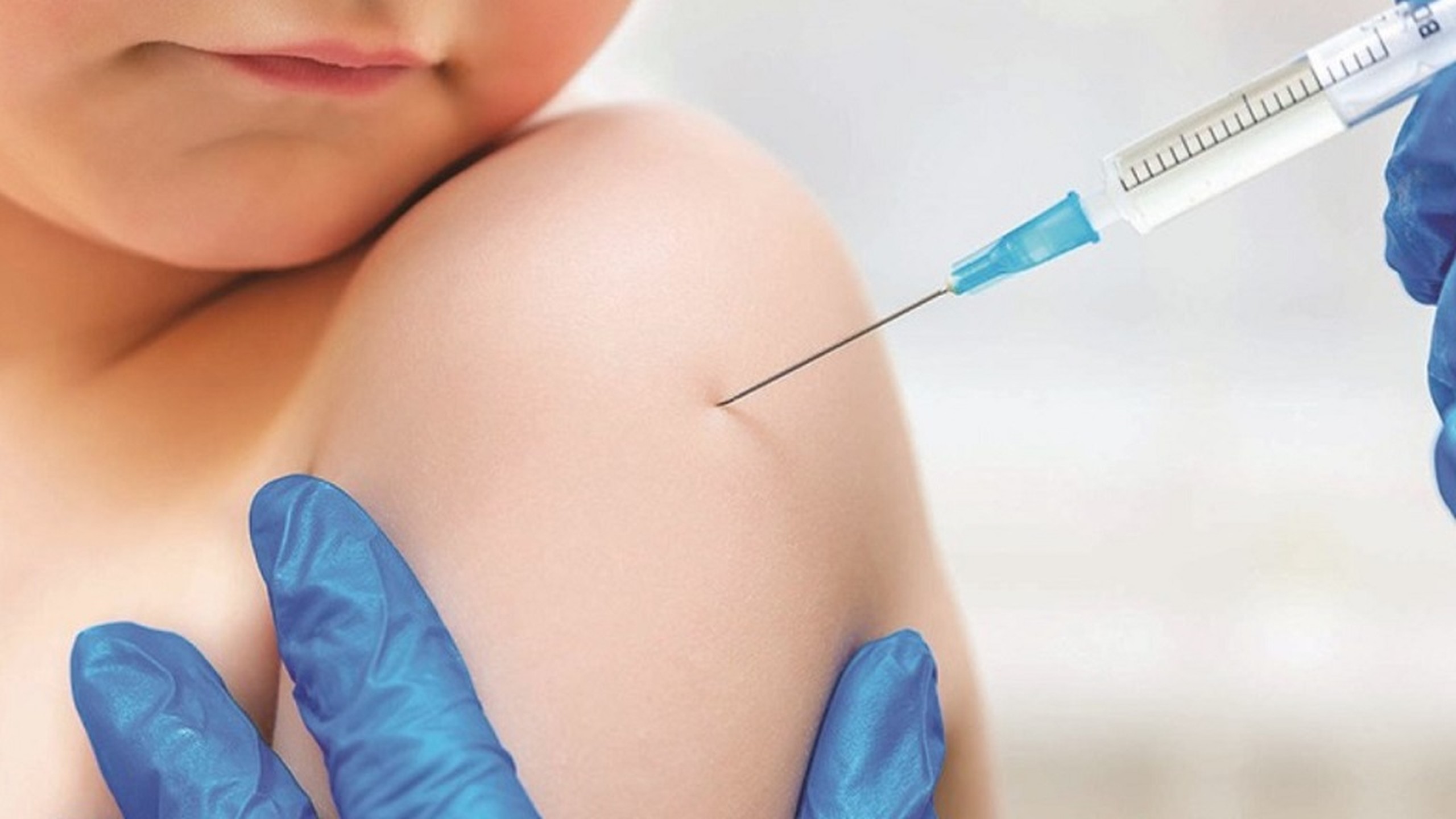 Chích ngừa cho bé 2 tháng tuổi bao nhiêu tiền? Trẻ cần tiêm những mũi nào?