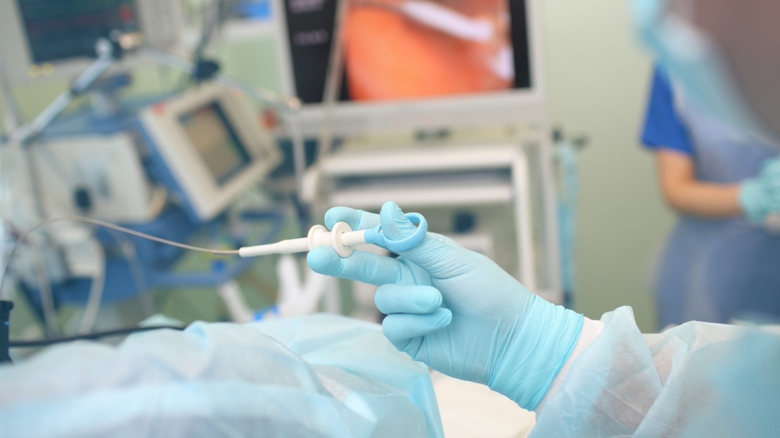 Gắp dị vật thực quản: Cảnh báo nguy hiểm khi ăn uống không cẩn thận