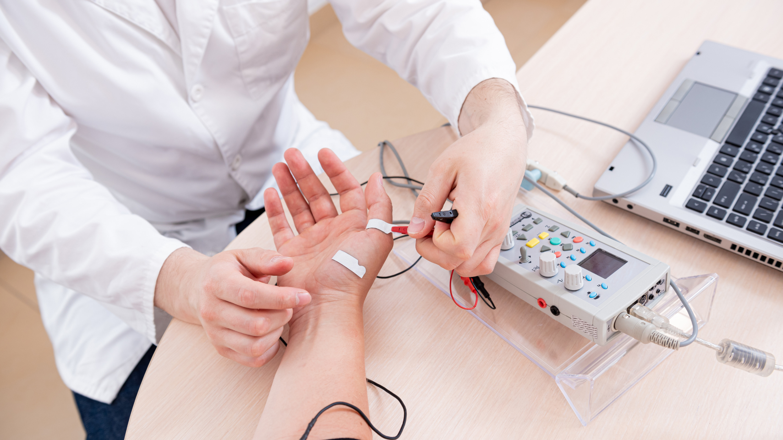  Đo điện cơ (EMG) là gì? Tổng quan về kỹ thuật và ứng dụng trong y khoa