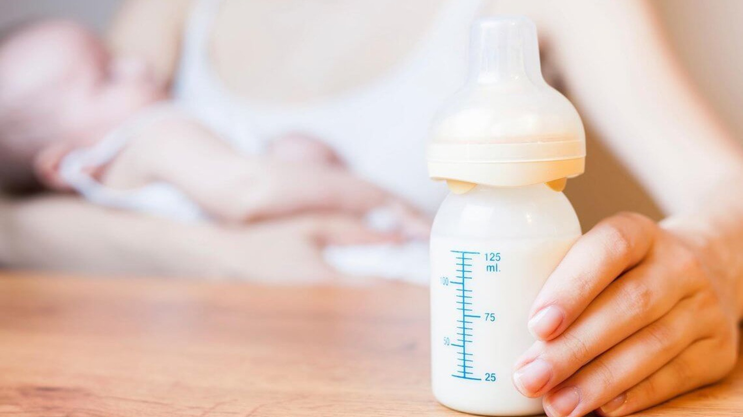 Làm thế nào để có cách tính lượng sữa cho trẻ sinh non chính xác? 1