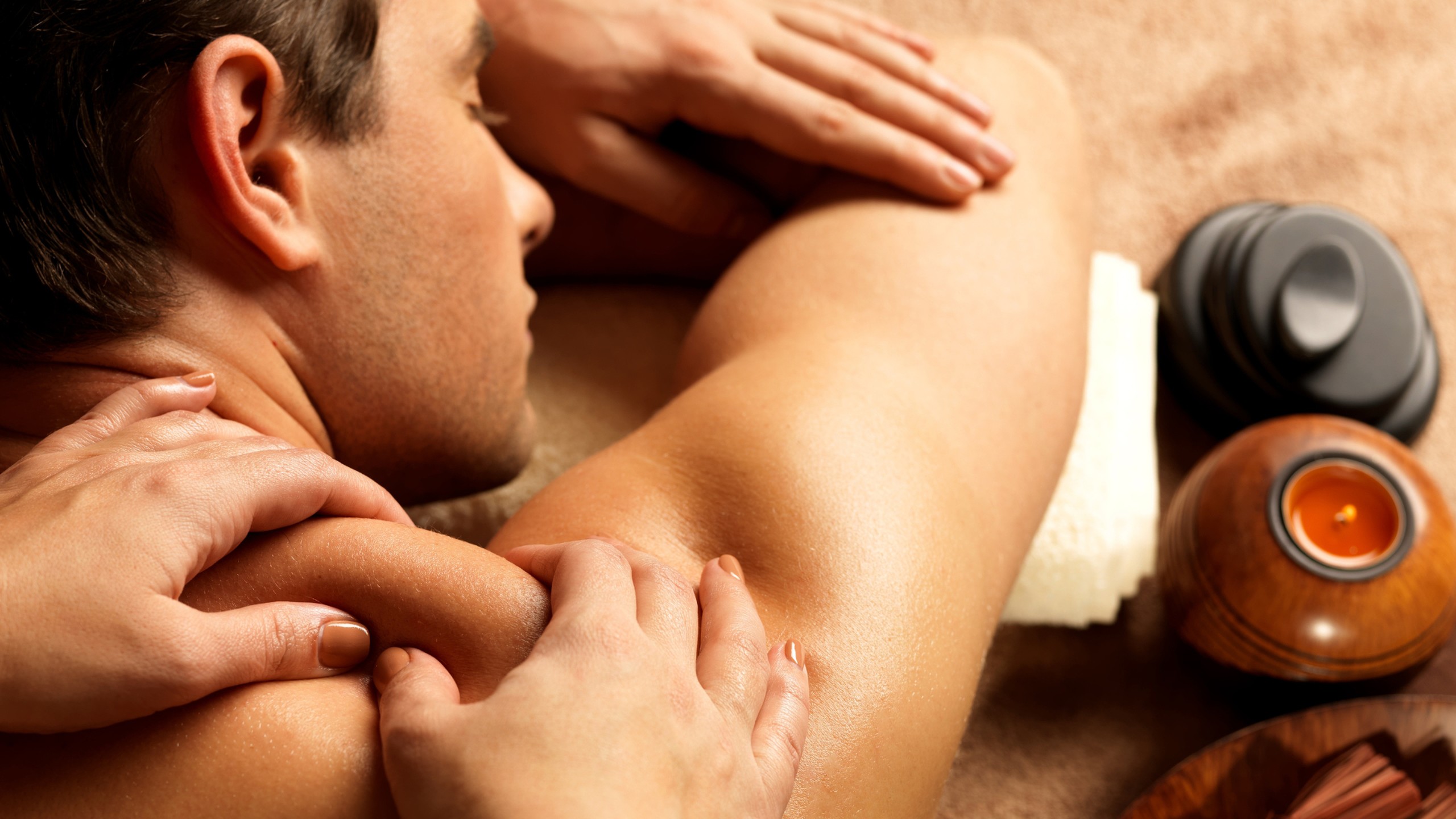 Massage thư giãn từ A - Z tại nhà cho nam: Hướng dẫn chi tiết để giảm căng thẳng