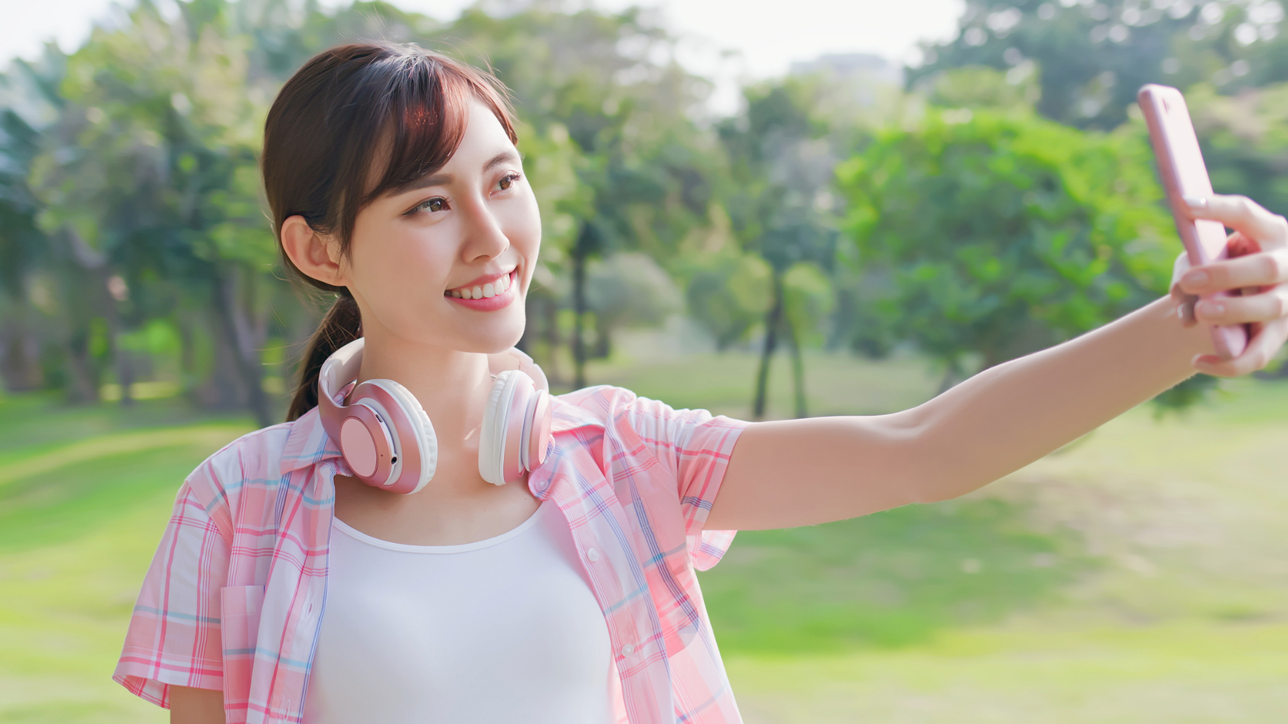 Tại sao khuôn mặt bị lệch khi chụp ảnh? Có cách nào khắc phục không? 0