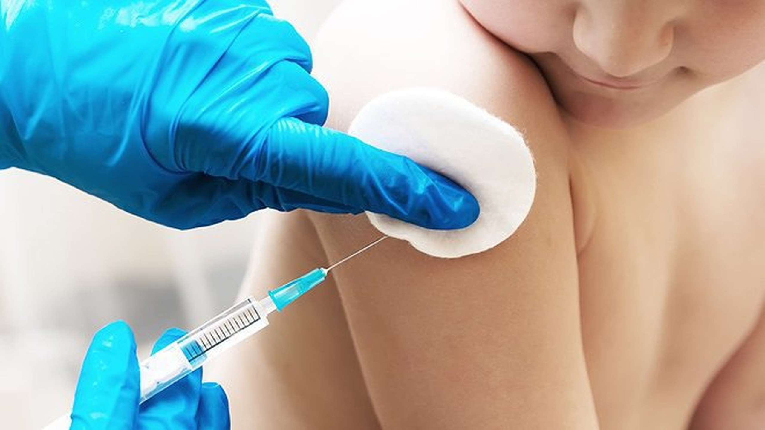 Tiêm thừa mũi bại liệt có sao không? Những chú ý khi cho bé tiêm vacxin 