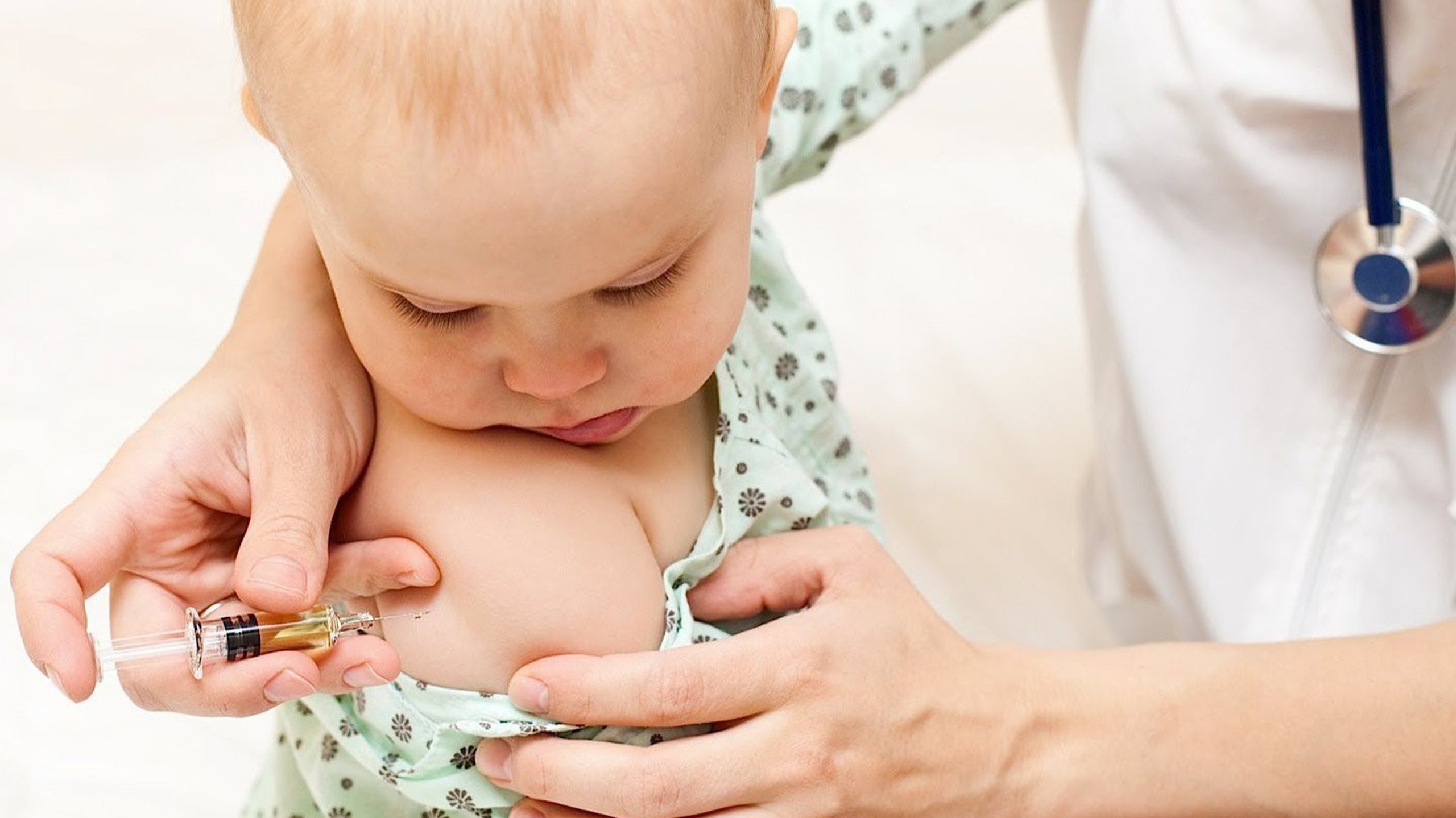 Triệu chứng sau tiêm vắc xin bại liệt trẻ có thể gặp phải mà cha mẹ cần lưu ý