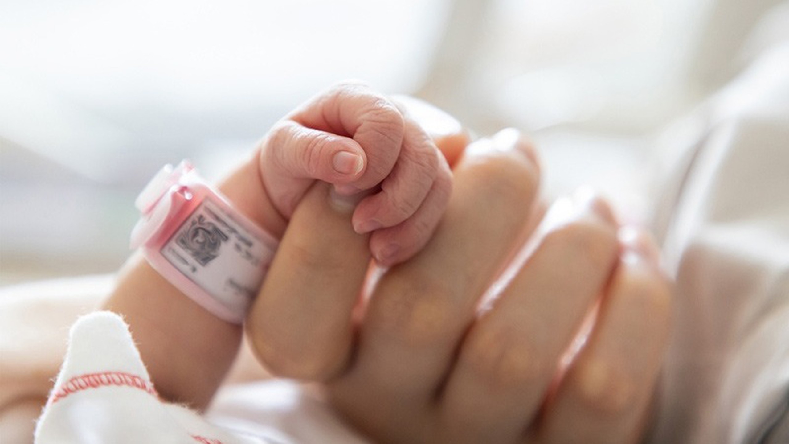 Viêm phổi ở trẻ sinh non: Dấu hiệu nhận biết và cách phòng ngừa