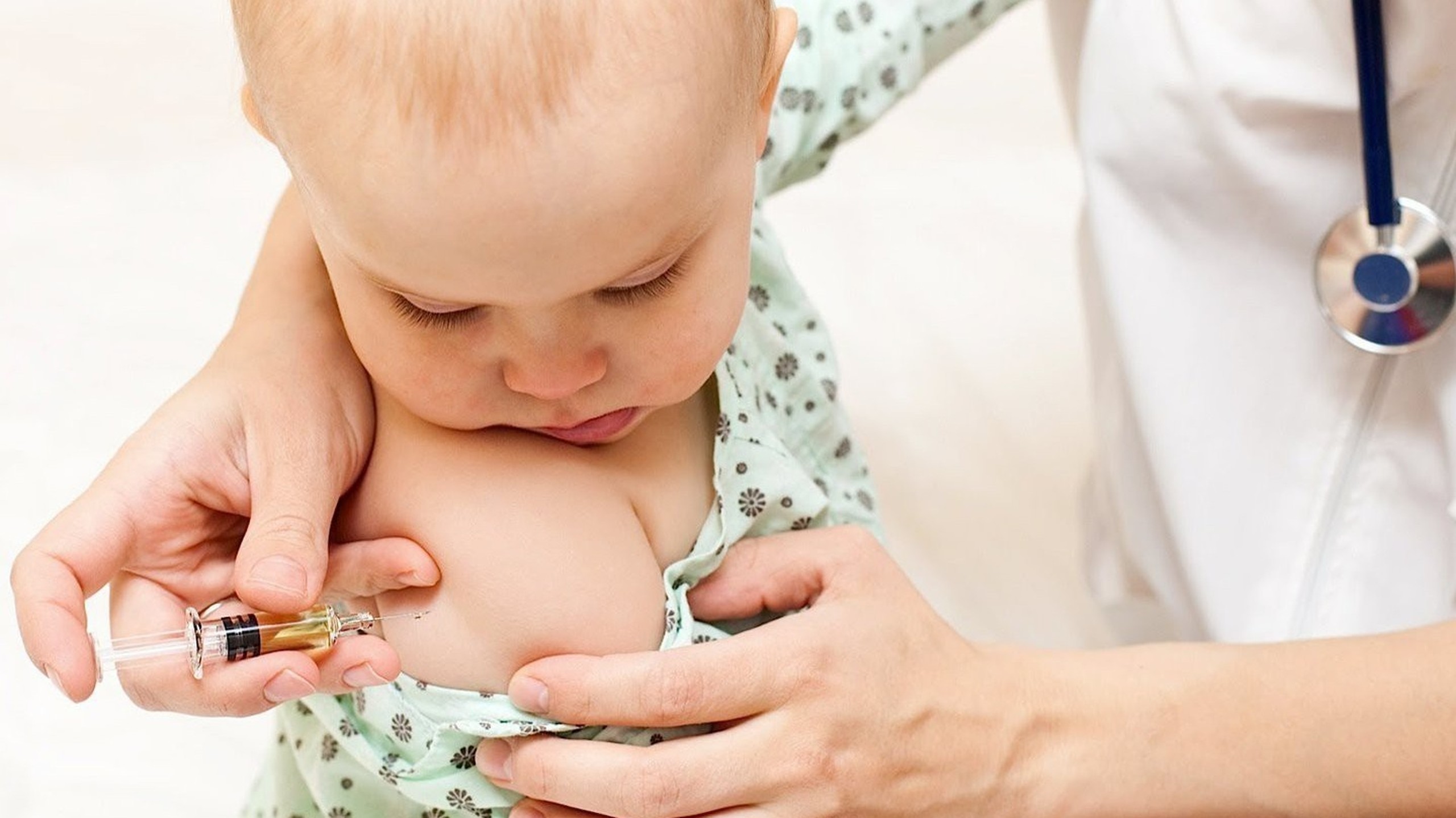 Triệu chứng sau tiêm vắc xin bại liệt trẻ có thể gặp phải mà cha mẹ cần lưu ý