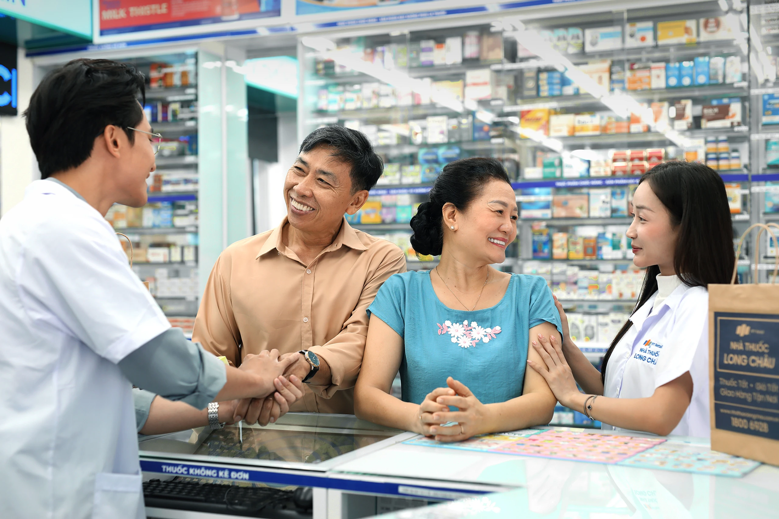 Tiên phong không tăng giá thuốc trên toàn quốc, Long Châu chọn ‘ngược dòng’ trước bão giá leo thang 