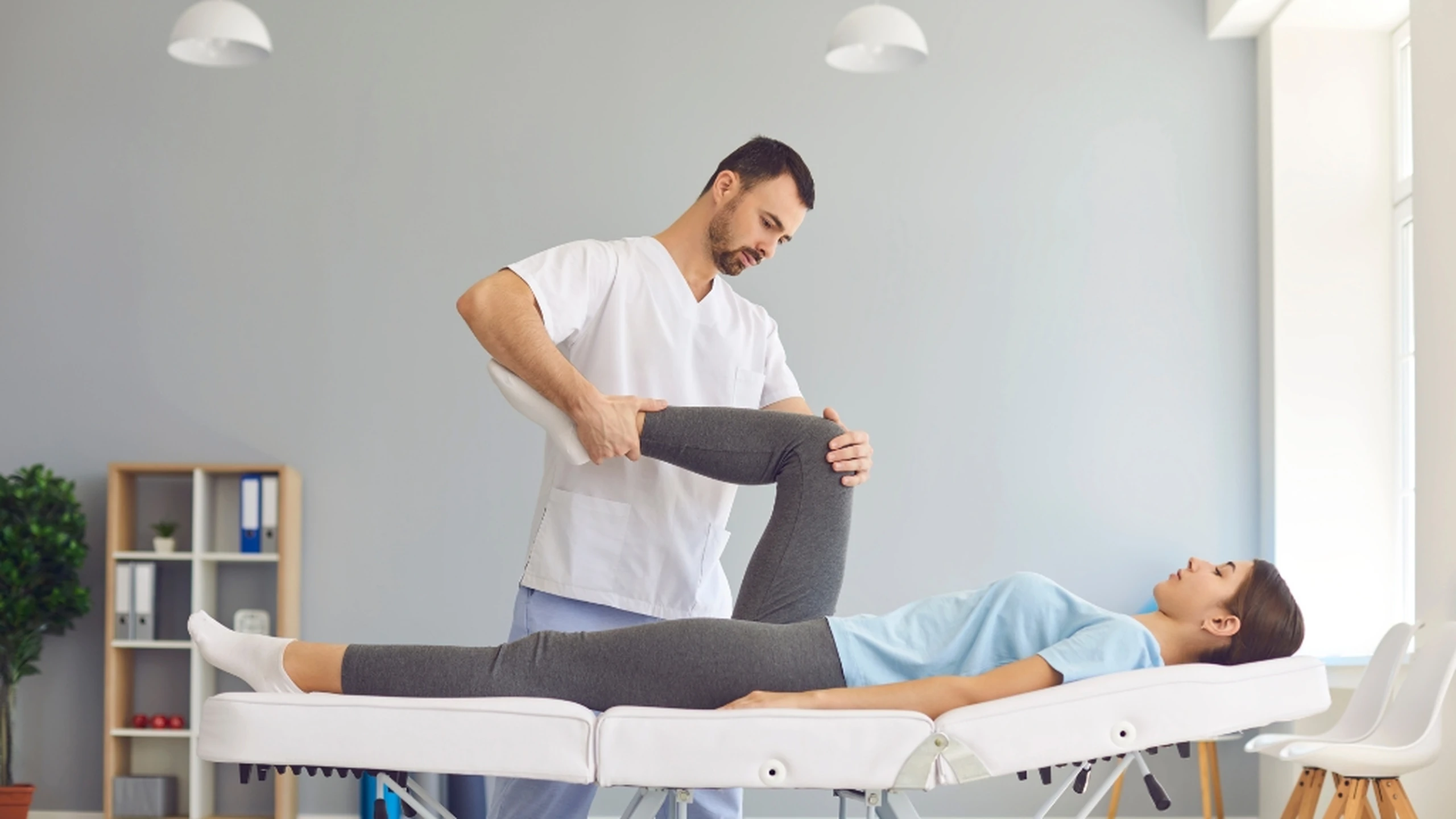 6 bài tập vật lý trị liệu cứng khớp gối hiệu quả, dễ áp dụng