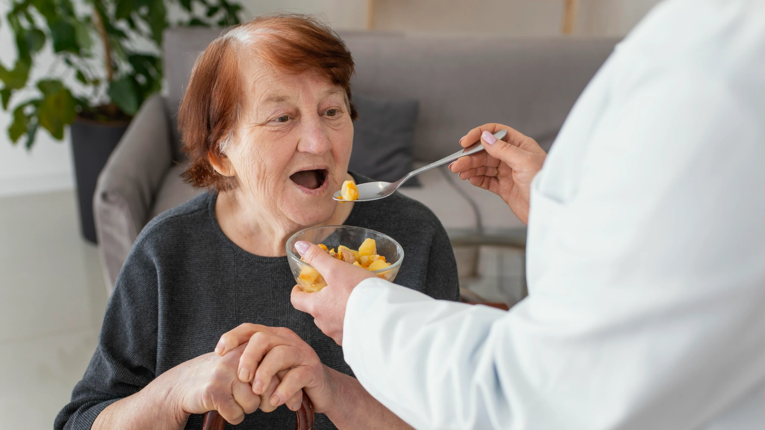 Ăn ít sau đột quỵ: Cách vẫn đủ dinh dưỡng để hồi phục, tránh sút cân và yếu thêm