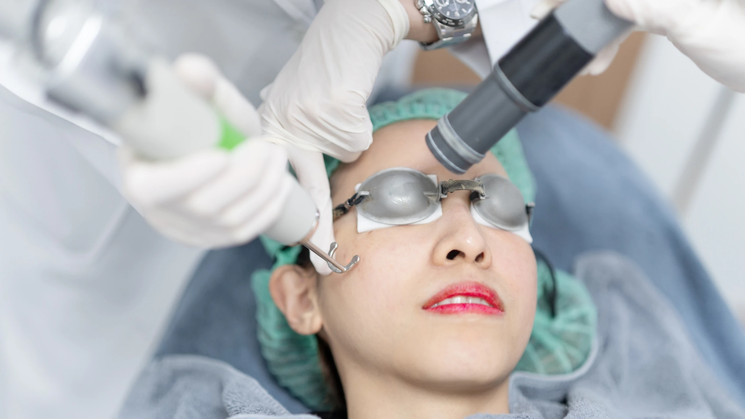 Cách chăm sóc vết thâm sau khi đốt tàn nhang và những điều cần lưu ý