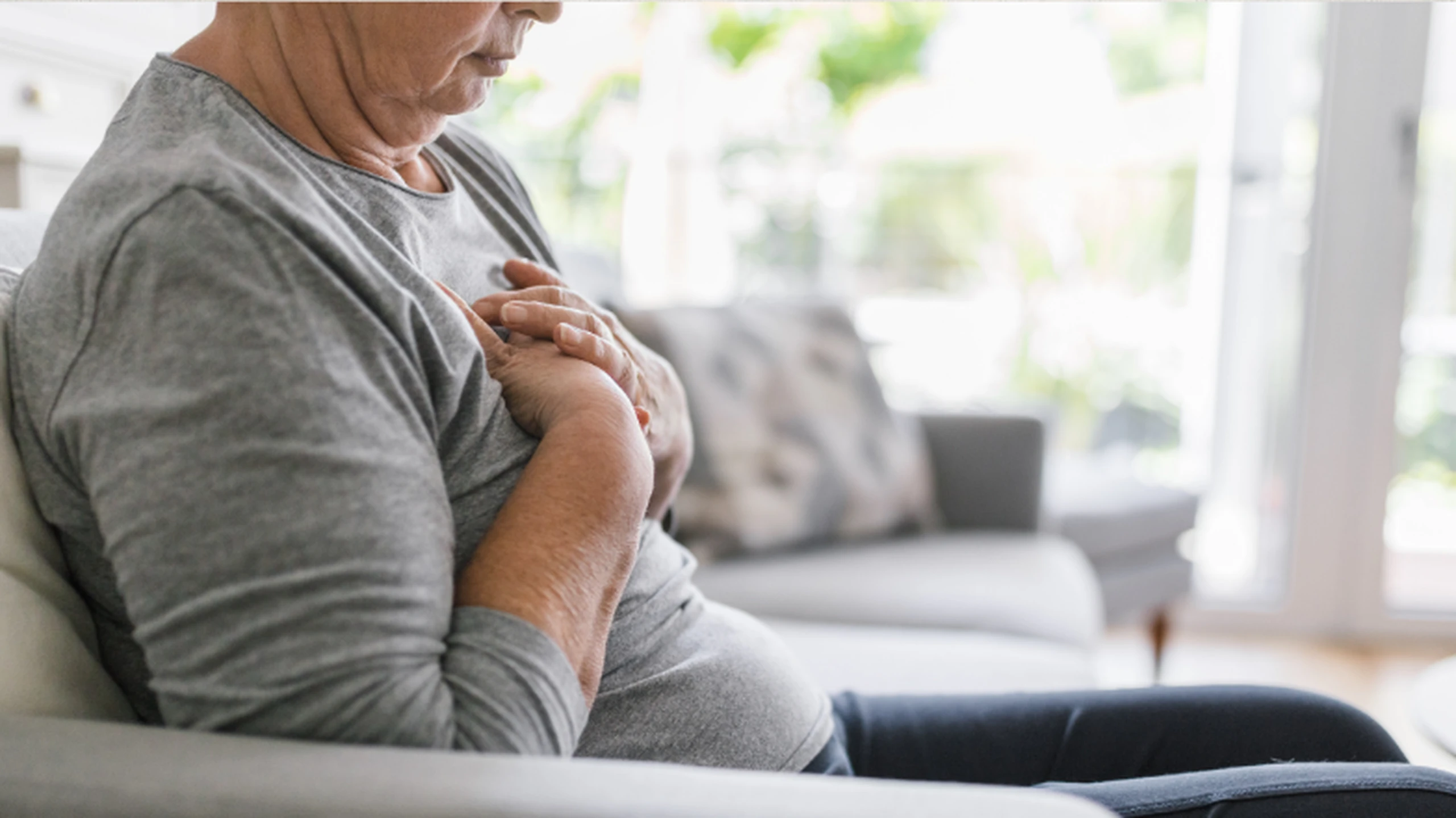 Cách giảm ợ chua ở người già