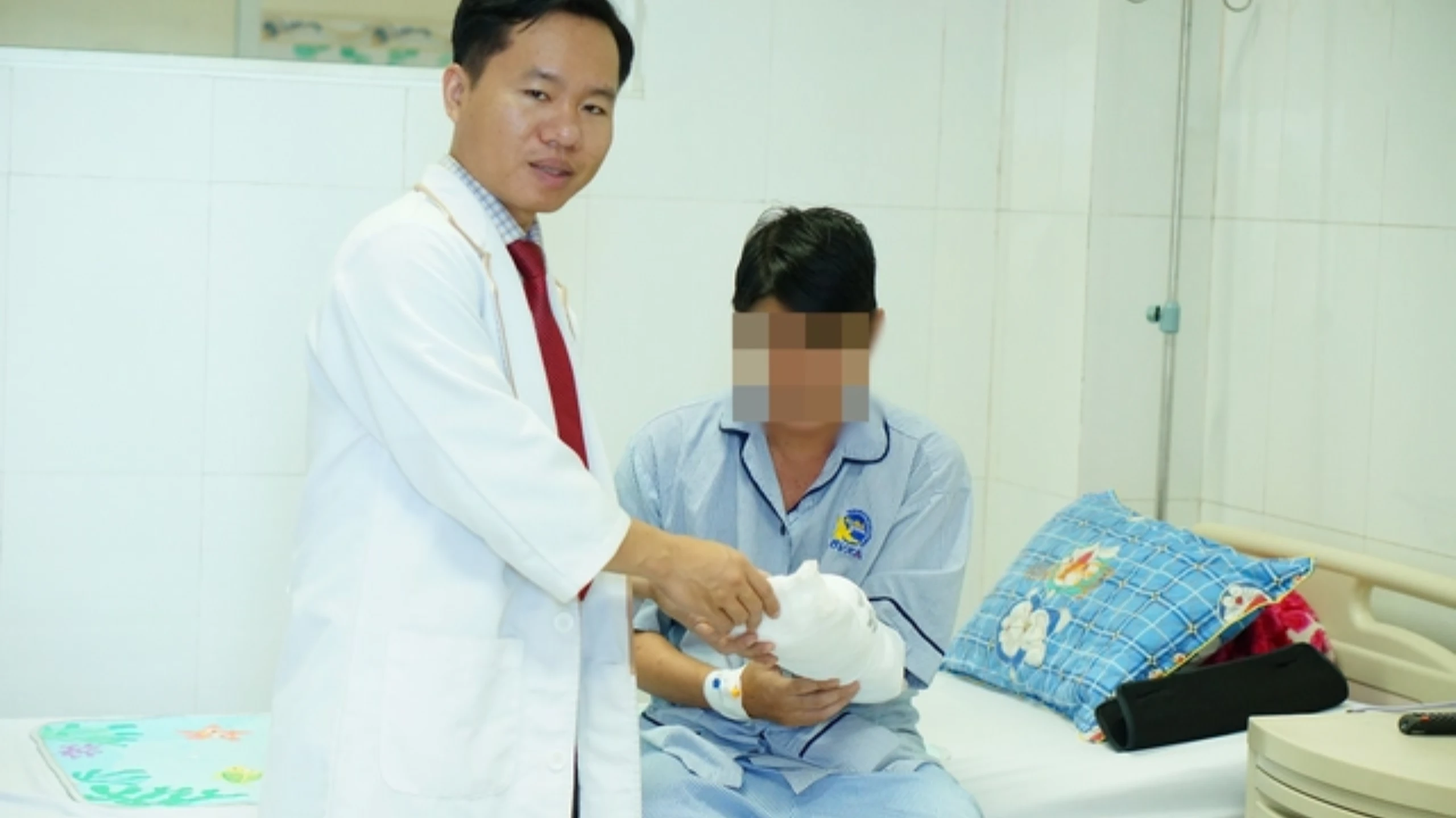 Cấp cứu xuyên đêm, nối thành công bàn tay công nhân bị máy cuốn