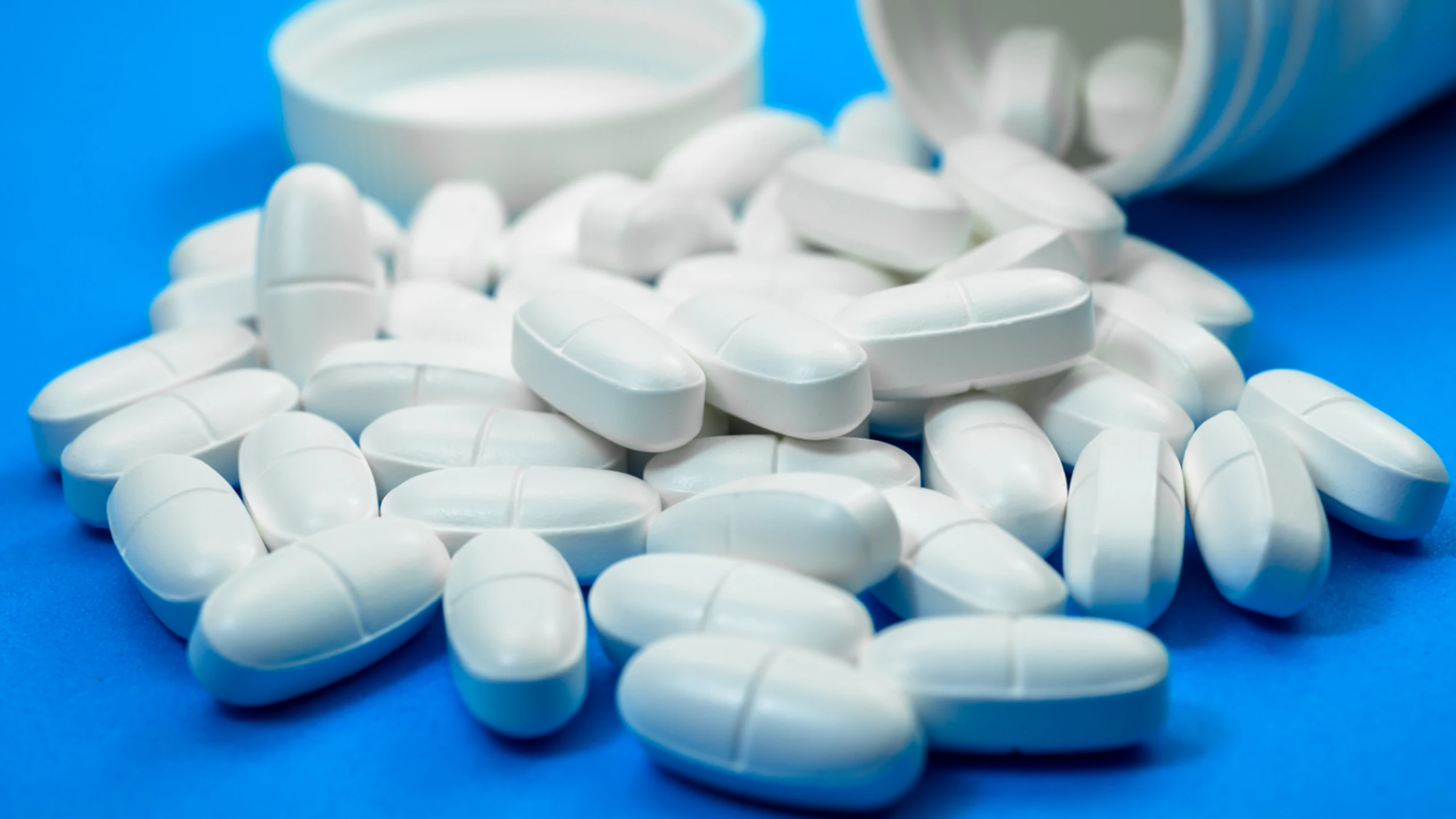 Cho con bú uống Panadol đỏ được không? Những lưu ý quan trọng