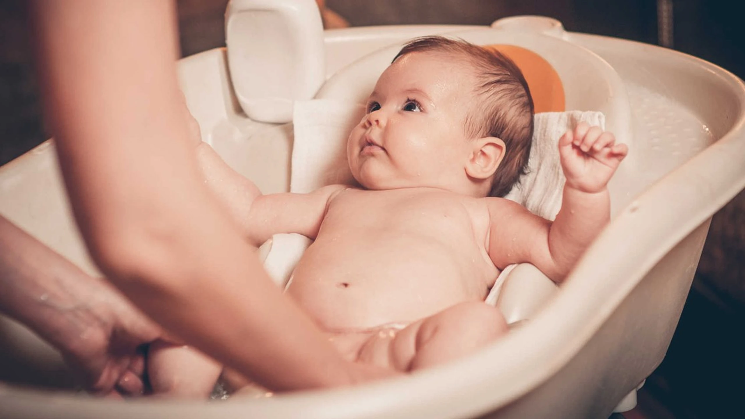 Trẻ tiêm phòng sau bao lâu thì được tắm?