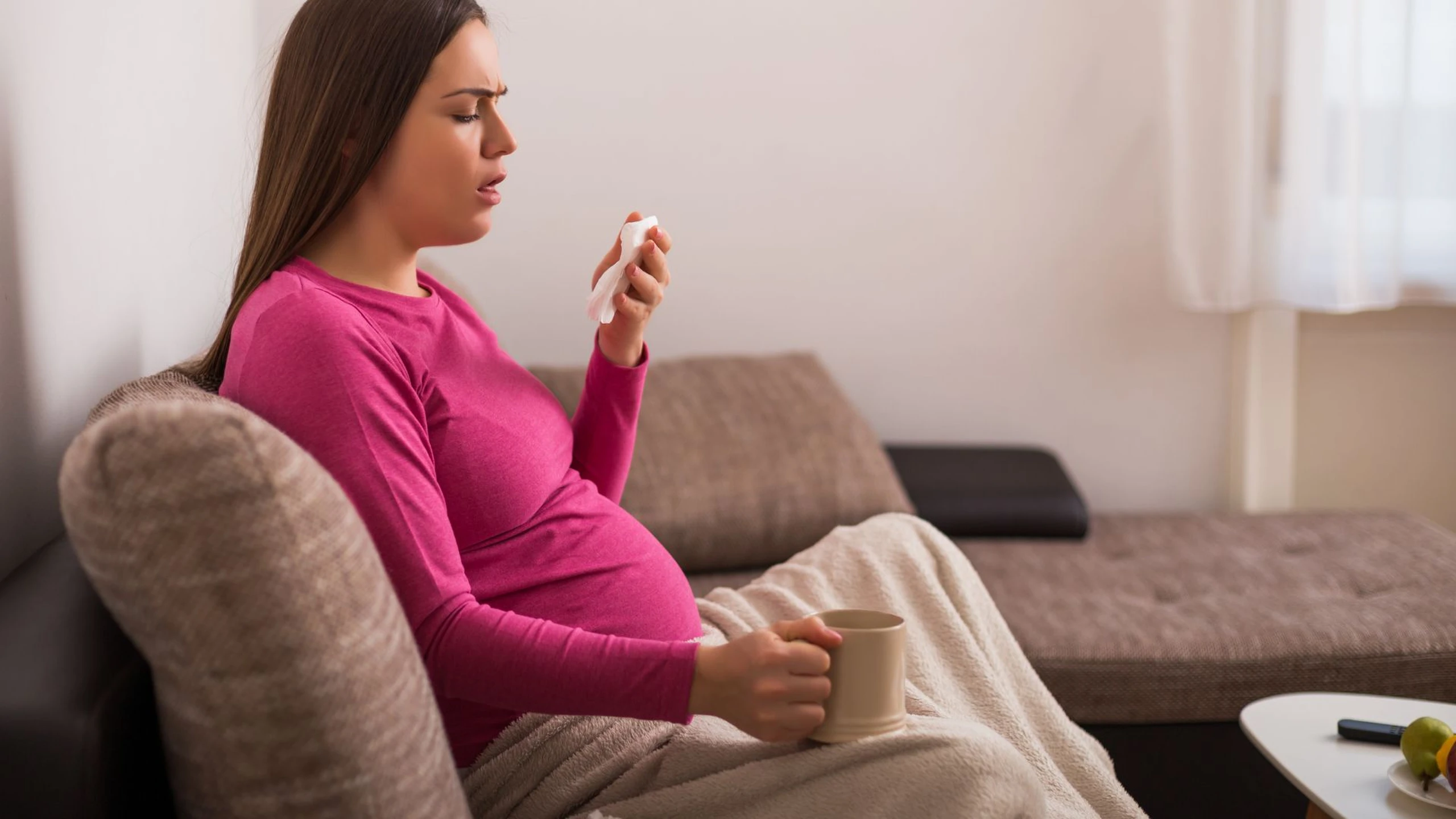 Mẹ bầu ho có ảnh hưởng đến thai nhi không? Nguyên nhân khiến mẹ bầu ho là gì?