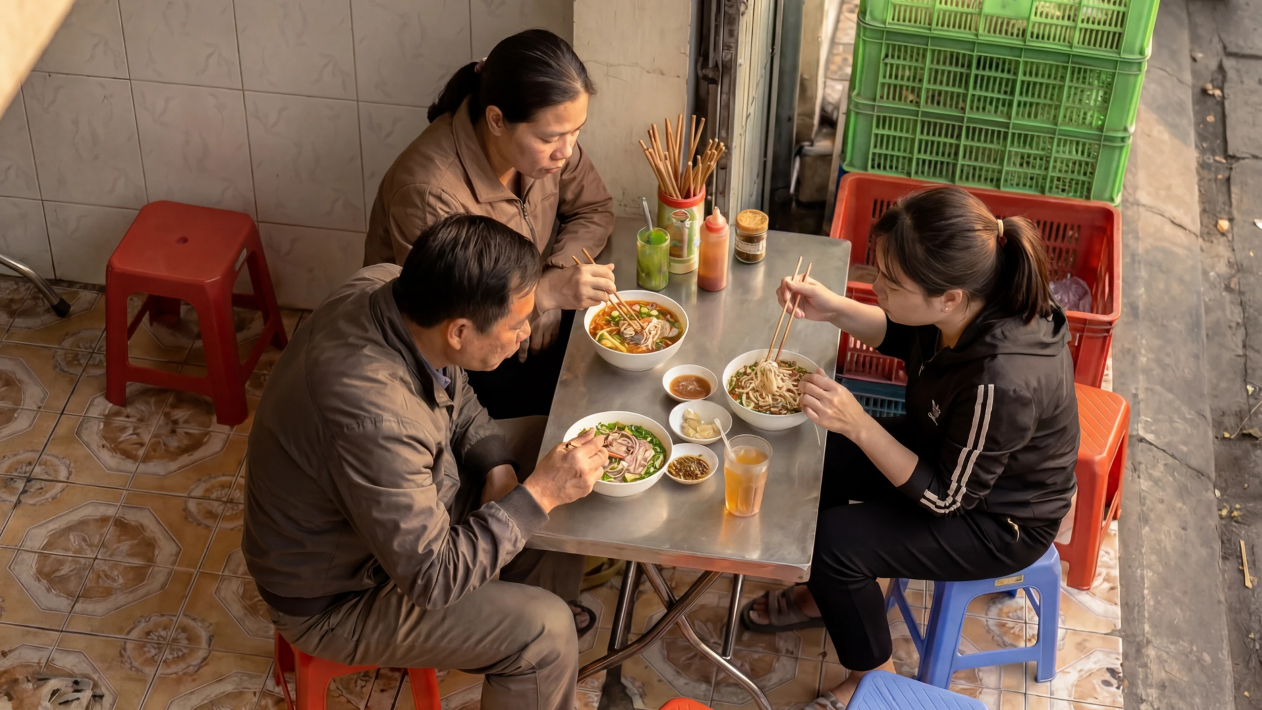 Món ăn trông vẫn ngon, làm sao biết có thực sự an toàn?