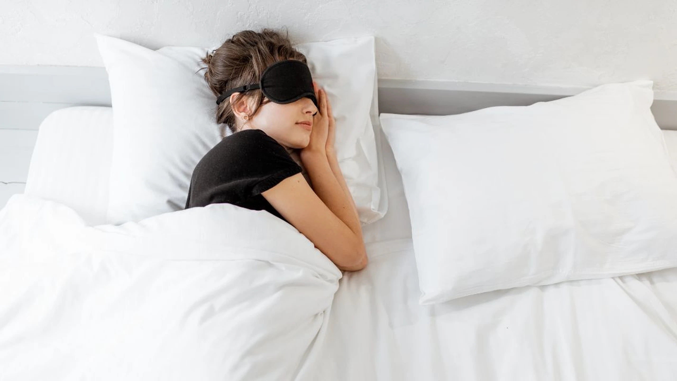 Có thật nằm nghiêng bên trái bị ép tim không? Có nguy hiểm không?