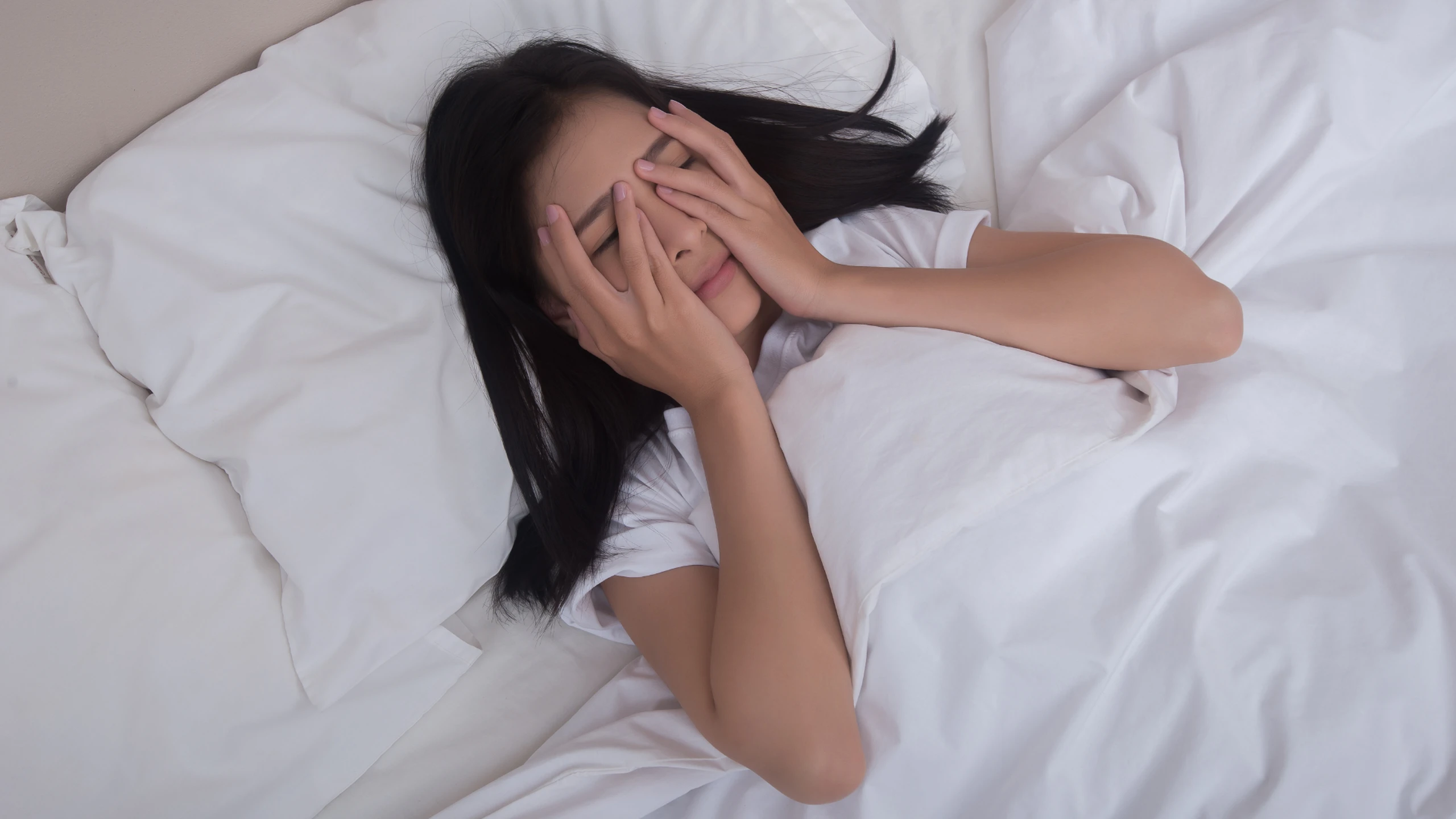 Nên nhịn tiểu để ngủ đến sáng hay nên thức giấc để đi vệ sinh?