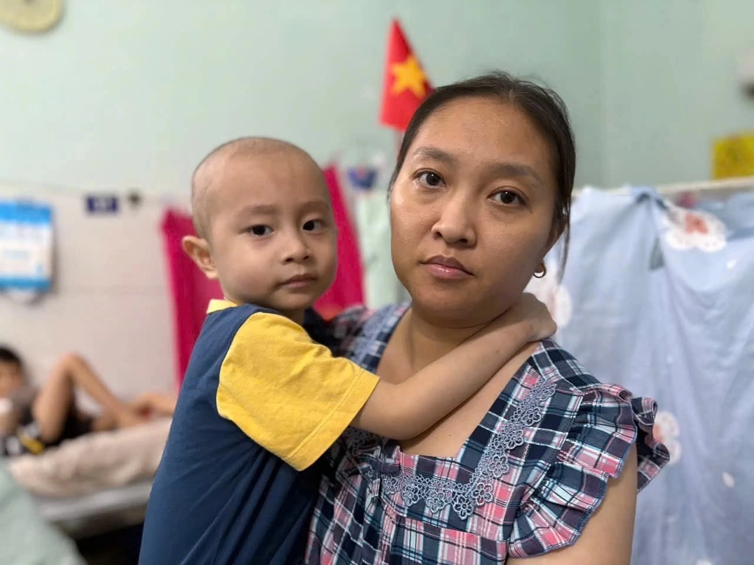 Lấy bệnh viện làm nhà, giành sự sống cho con