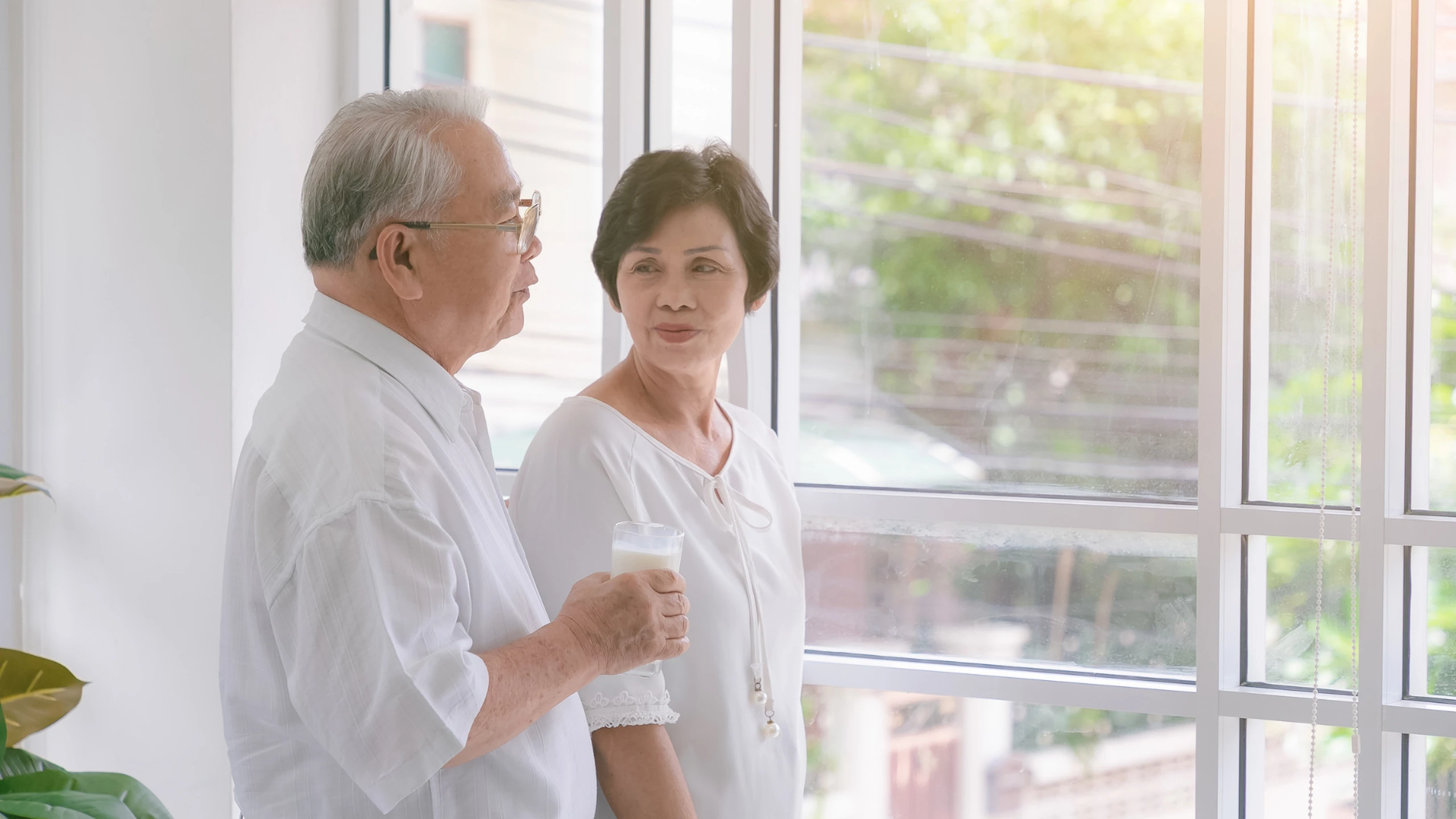 Sau tuổi 60 nên bổ sung loại vitamin và khoáng chất nào?