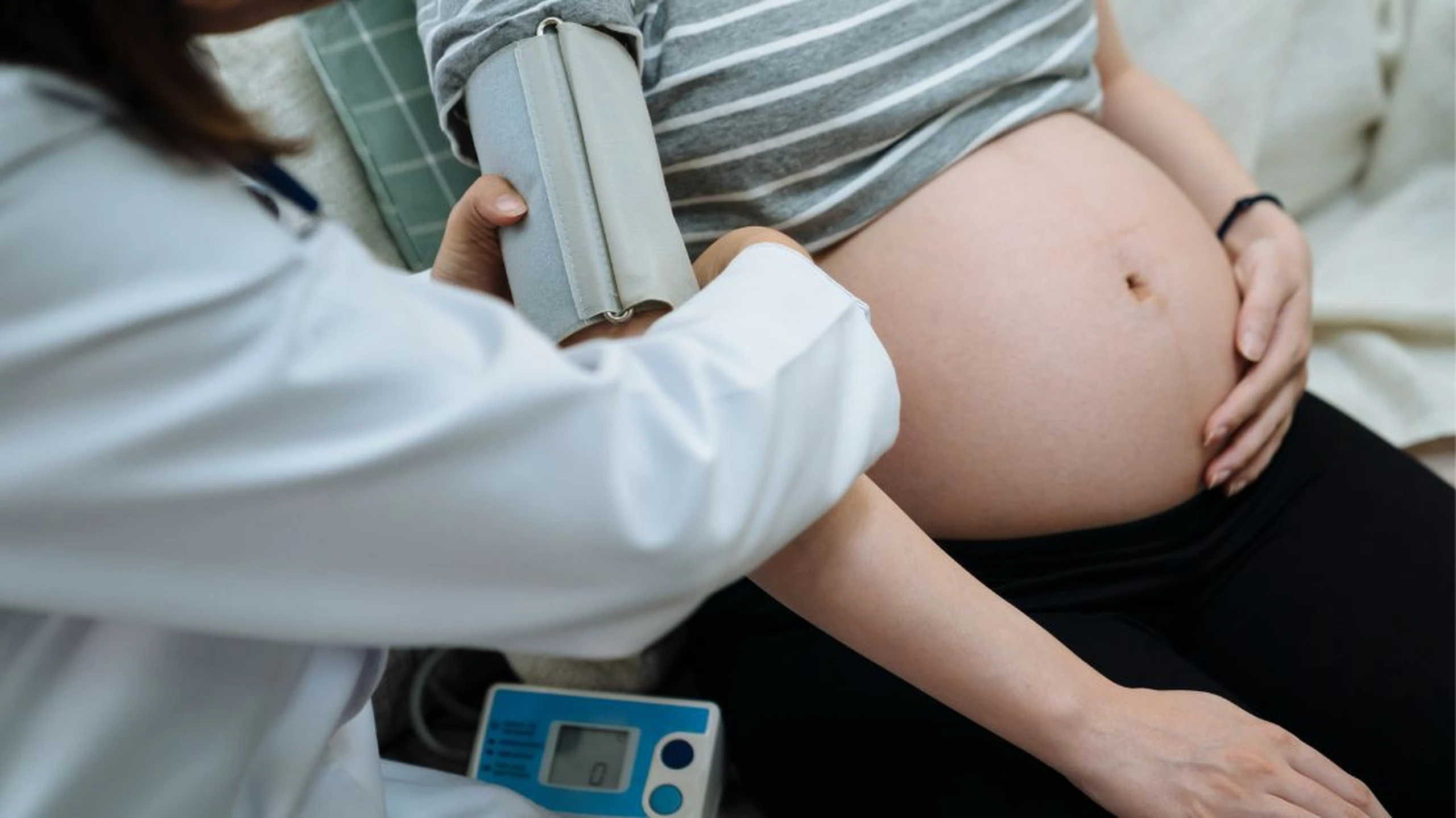 Thai 32 tuần cần xét nghiệm những gì? Những kiểm tra quan trọng