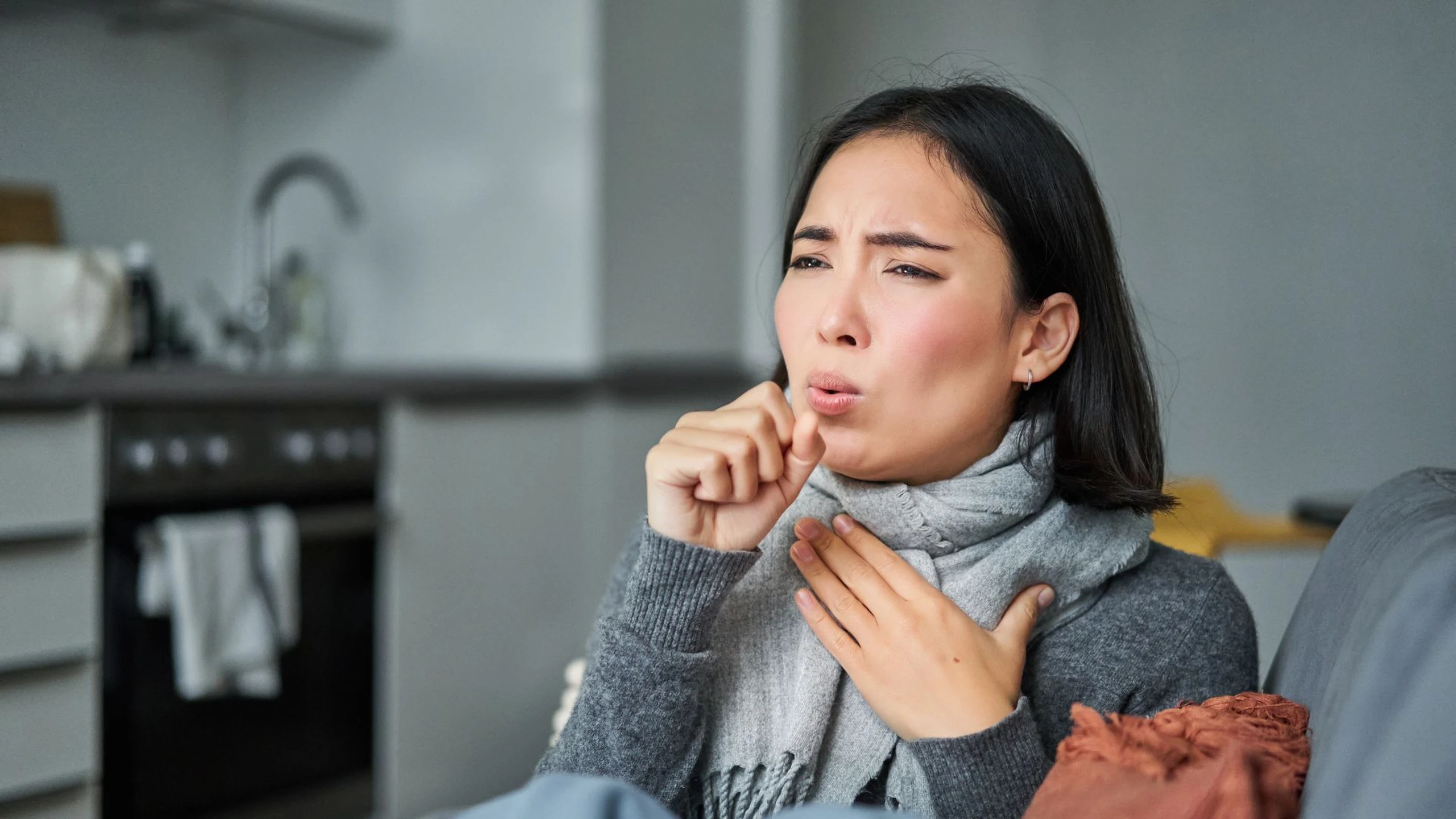 Trào ngược dạ dày gây ho về đêm: Nguyên nhân, mức độ nguy hiểm và cách cải thiện