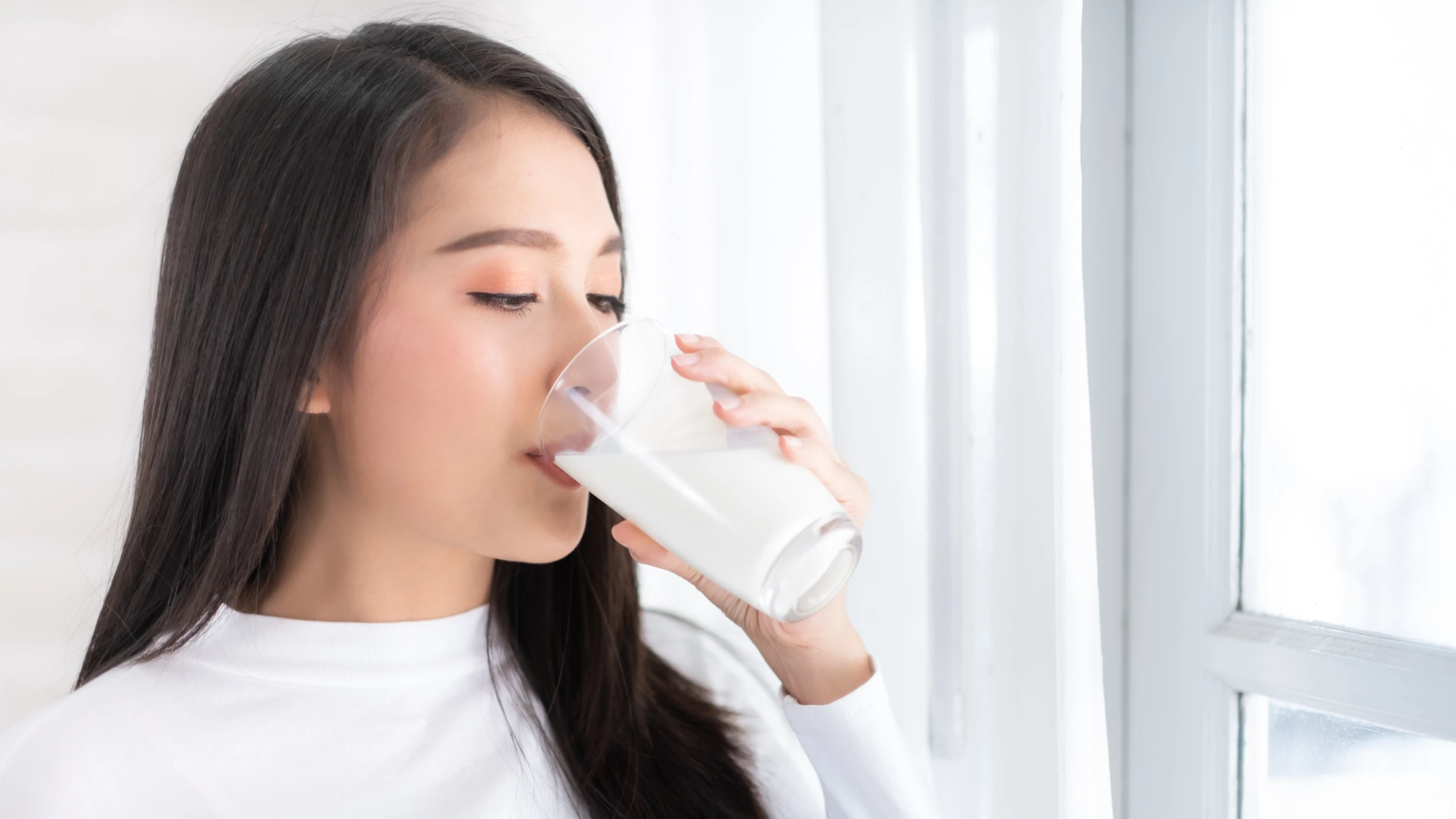Uống sữa thay bữa sáng được không? Những lưu ý khi lựa chọn và uống sữa vào buổi sáng