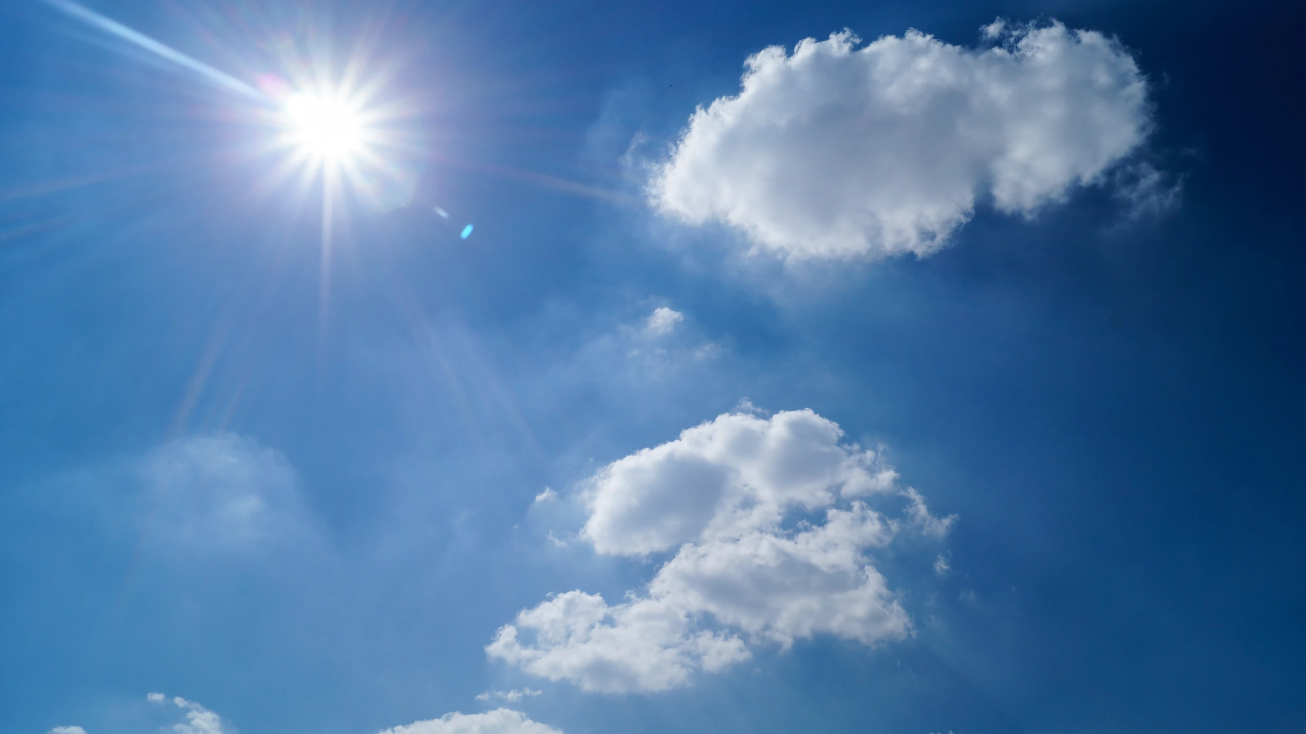 Vì sao thiếu vitamin D dù thường xuyên tiếp xúc ánh nắng?