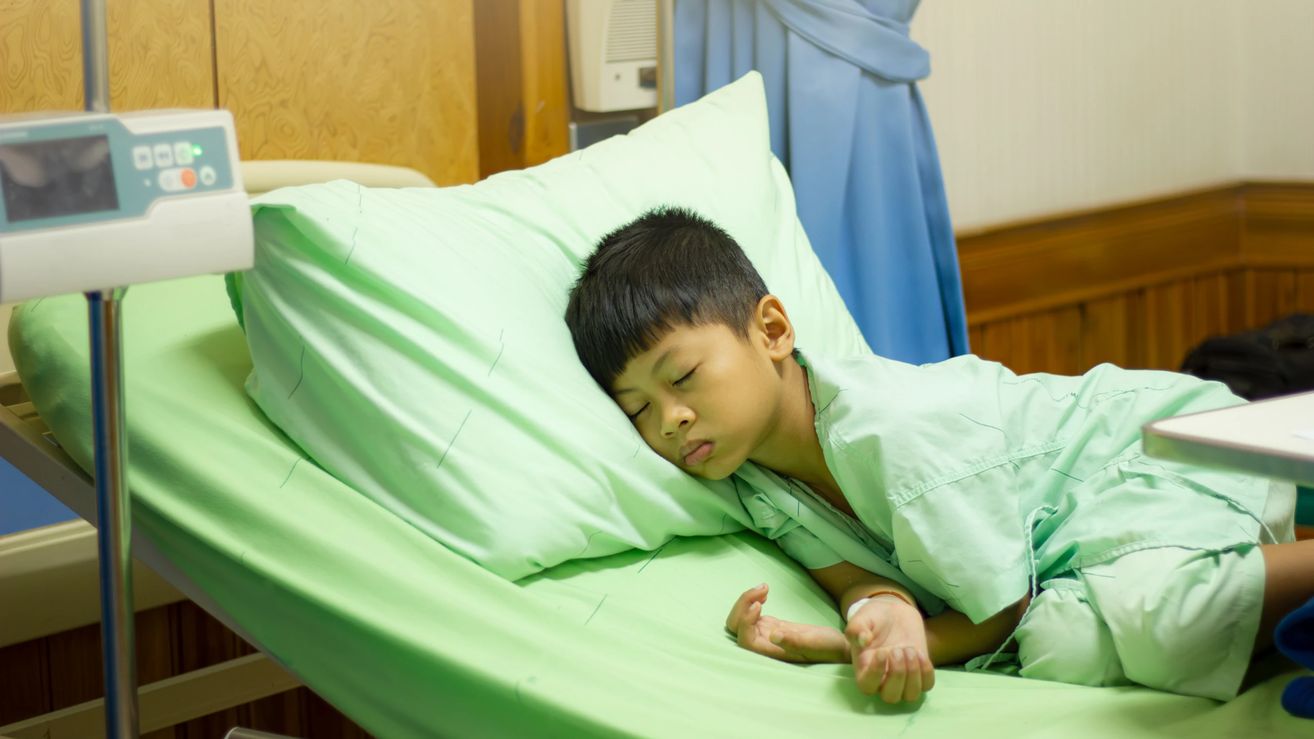 Viêm màng não mô cầu thể tối cấp ở trẻ nhỏ, vì sao diễn tiến cực nhanh và khó cứu?