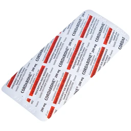 Thuốc Cordarone 200mg Sanofi phòng ngừa và điều trị một số dạng rối loạn nhịp tim (30 viên)