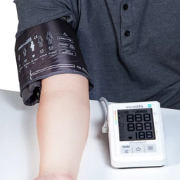 Máy đo huyết áp bắp tay Microlife B3 Comfort hỗ trợ đo huyết áp, nhịp tim