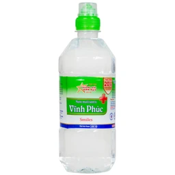 Nước muối Vĩnh Phúc Smiles 600ml natri clorid 0.9 giúp làm sạch răng, khử mùi hôi miệng