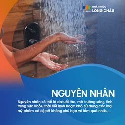 Da khô có thể do tuổi tác, khí hậu lạnh, tắm nước nóng nhiều, dùng mỹ phẩm không phù hợp
