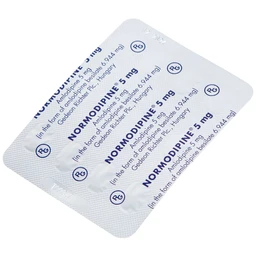 Viên nén Normodipine 5mg Gedeon điều trị tăng huyết áp, đau thắt ngực ổn định (3 vỉ x 10 viên)