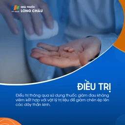 Điều trị đau chân: Điều trị đau chân bằng thuốc kháng viêm và vật lý trị liệu giúp giảm chèn ép dây thần kinh.