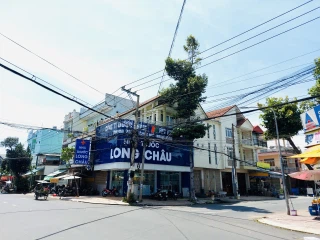 Nhà Thuốc FPT Long Châu 96 Trần Hưng Đạo (Ngã Tư Trần Hưng Đạo - Lê Hồng Phong), P. An Thạnh, TP. Hồng Ngự, Tỉnh Đồng Tháp