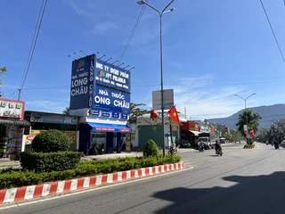 Nhà Thuốc FPT Long Châu 3 Đường 25/12 (Dưới Chân Cầu Quận, Gần Khu Trại Cá), TT. Lạc Tánh, H. Tánh Linh, Tỉnh Bình Thuận