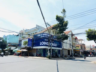 Nhà Thuốc FPT Long Châu 96 Trần Hưng Đạo (Ngã Tư Trần Hưng Đạo - Lê Hồng Phong), P. An Thạnh, TP. Hồng Ngự, Tỉnh Đồng Tháp