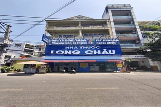 Nhà Thuốc FPT Long Châu 26-28 Nguyễn Cửu Vân (Ngã Tư Nguyễn Cửu Vân Và Trần Văn Khê), P. 17, Q. Bình Thạnh, TP. Hồ Chí Minh