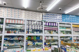 Nhà Thuốc FPT Long Châu 242 Đê La Thành (Ngã 4 Đê La Thành Hào Nam), P. Ô Chợ Dừa, TP. Hà Nội
