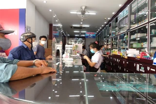 Nhà Thuốc FPT Long Châu 176 Ông Ích Khiêm, P. Hòa Bình, TP. Hồ Chí Minh