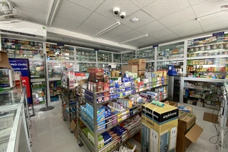 Nhà Thuốc FPT Long Châu 142 Mạc Thiên Tích, P. Hà Tiên, Tỉnh An Giang