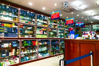 Nhà Thuốc FPT Long Châu 7 Lê Đại Hành (Ngay Tại Vòng Xoay Lê Đại Hành - Âu Cơ), P. Phú Thọ, TP. Hồ Chí Minh