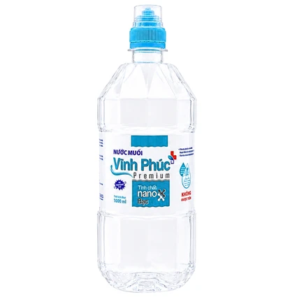 Nước muối Vĩnh Phúc Premium nano bạc 1000ml giúp loại bỏ vi khuẩn, khử mùi hôi miệng