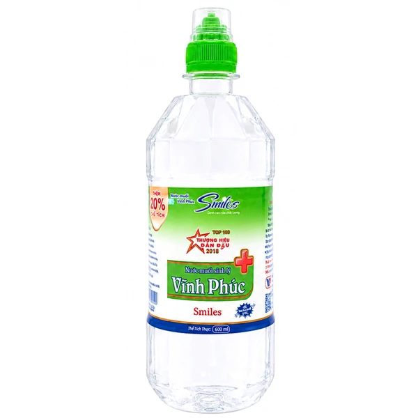 Nước muối Vĩnh Phúc Smiles 600ml natri clorid 0.9 giúp làm sạch răng, khử mùi hôi miệng
