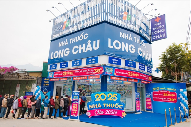 bai-viet/tu-pho-thi-den-lang-que-du-o-dau-nguoi-dan-cung-deu-tiep-can-duoc-nguon-thuoc-tot-gia-tot-cua-nha-thuoc-long-chau.html